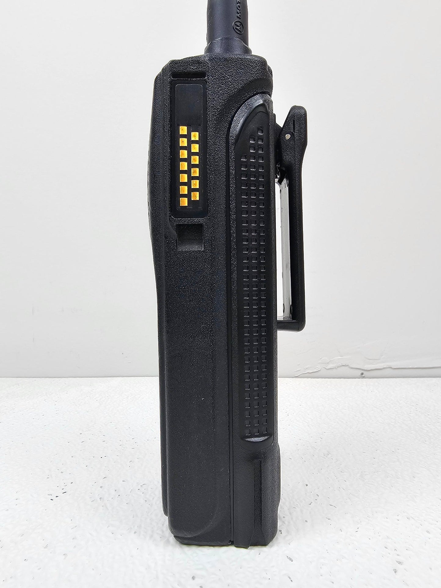 Motorola XTS5000 P25 Digital 700/800 MHz Model 2 1000 Channel 3 Watt
