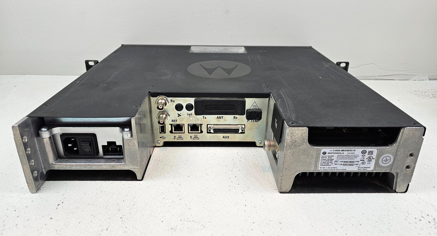 MOTOROLA SLR8000 VHF 136-174 MHz 100 Watt MotoTrbo REPEATER MODEL T8319
