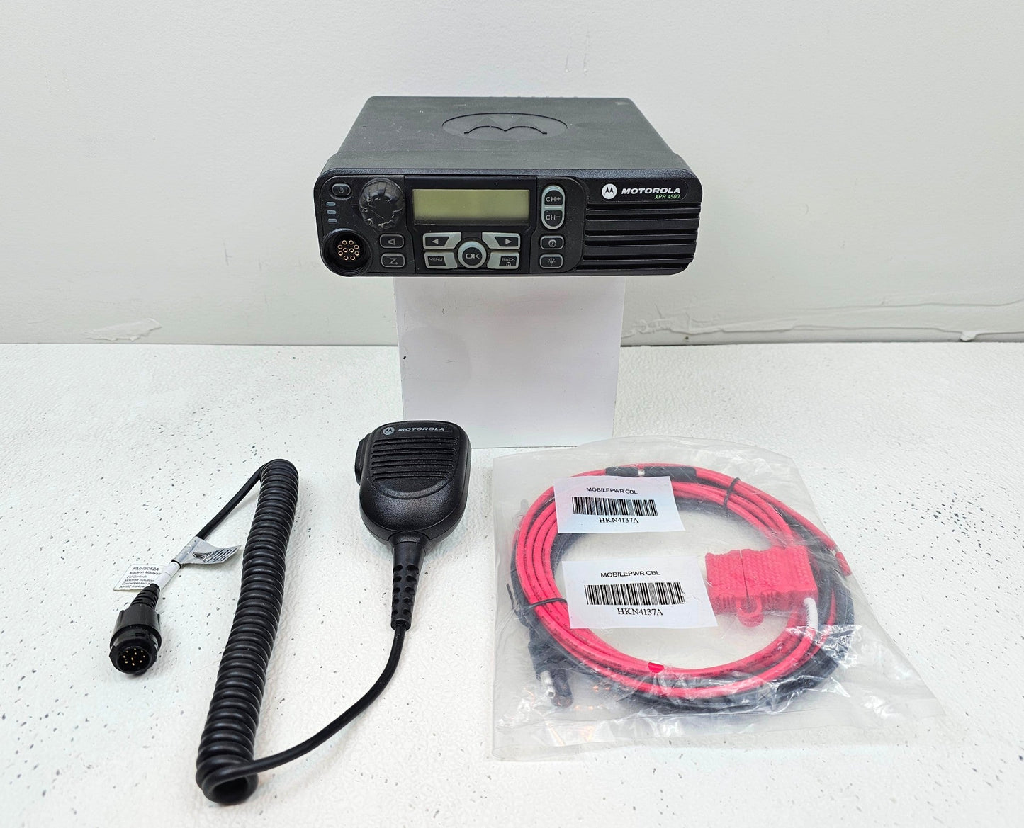 Motorola MotoTRBO XPR 4500 UHF 403-470 MHz 160 Channel 25 Watt (Complete Kit)