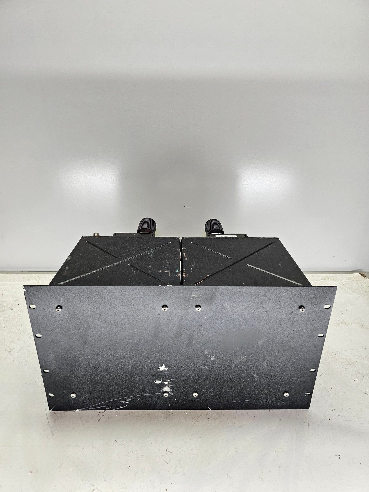 DB4368-Series UHF Combiner (350-512 MHz) 2 Ch High Performance Combiner