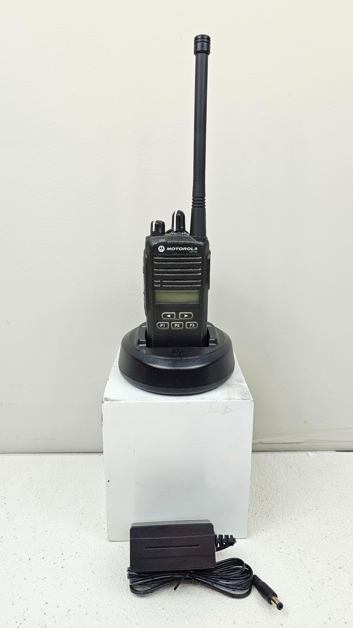 Motorola CP185 VHF 136-174 Mhz  (AAH03KEF8AA7AN)