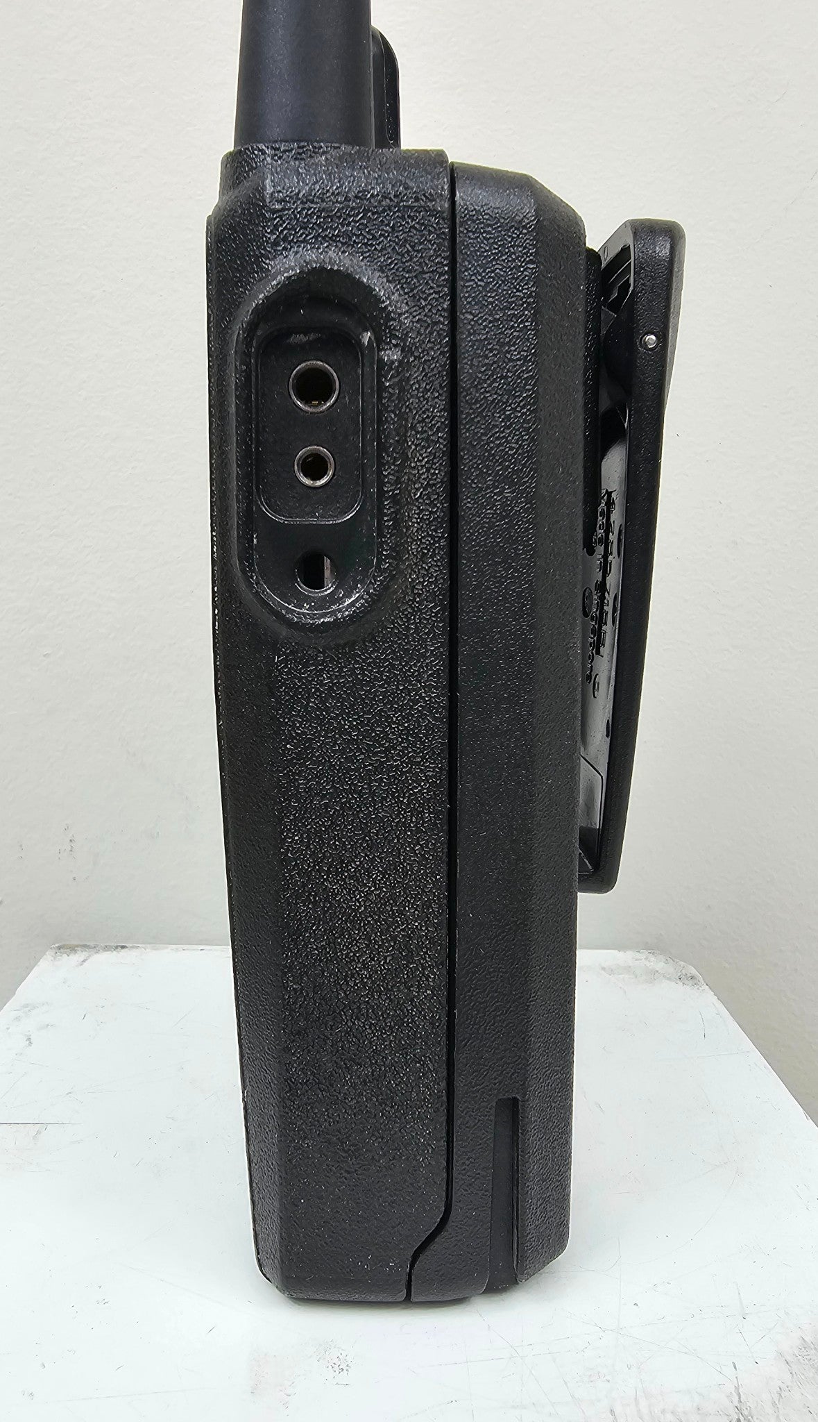 Motorola CP185 VHF 136-174 Mhz  (AAH03KEF8AA7AN)