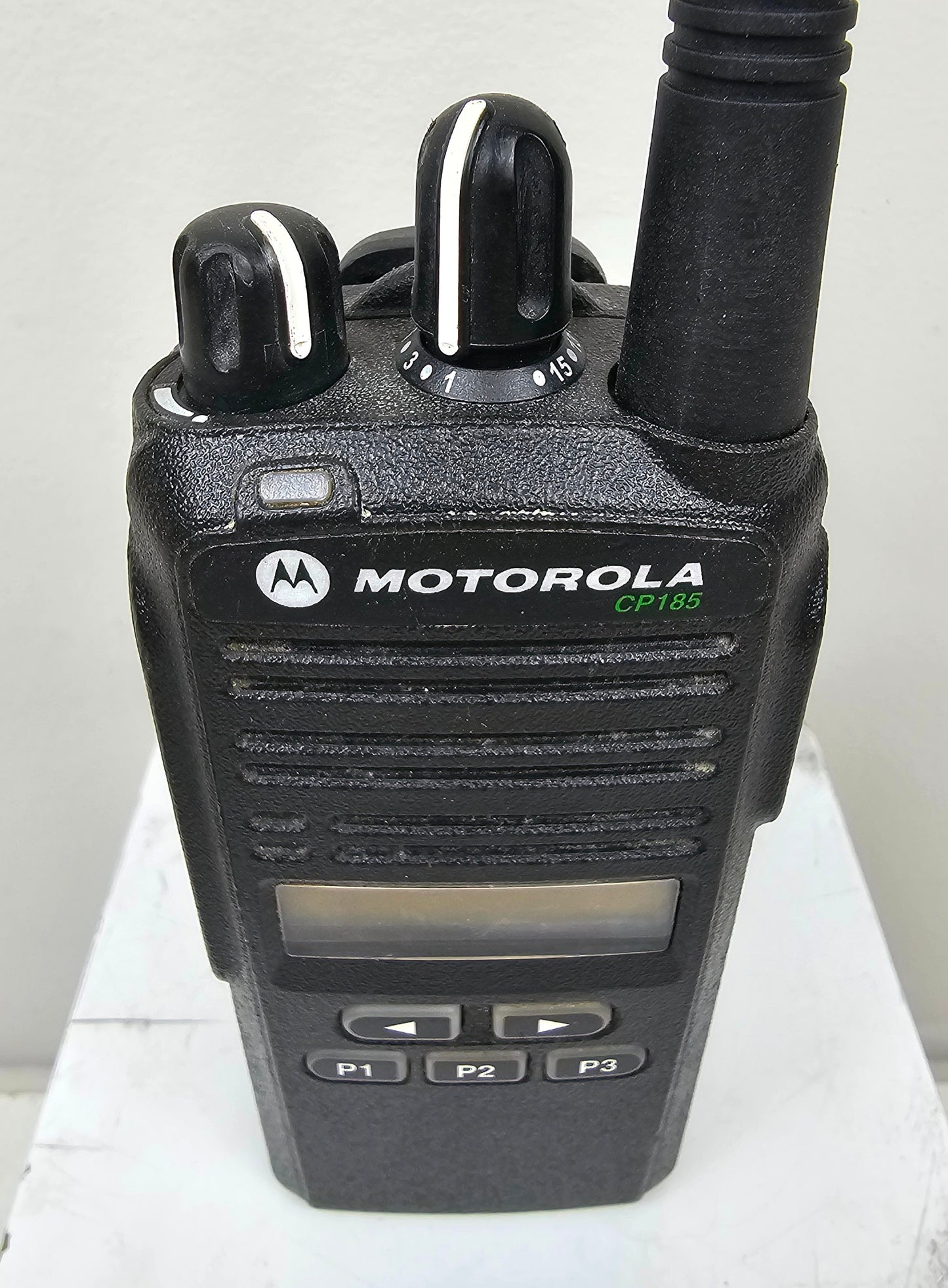 Motorola CP185 VHF 136-174 Mhz  (AAH03KEF8AA7AN)