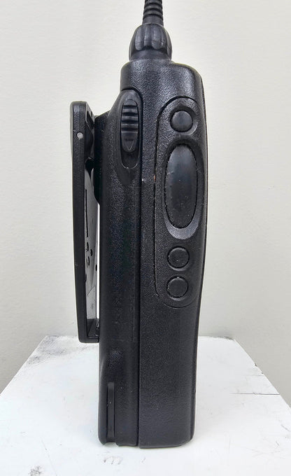 Motorola MTX950 900 MHz 2.5 Watt 49 Channel Privacy Plus Radio (Complete Kit)
