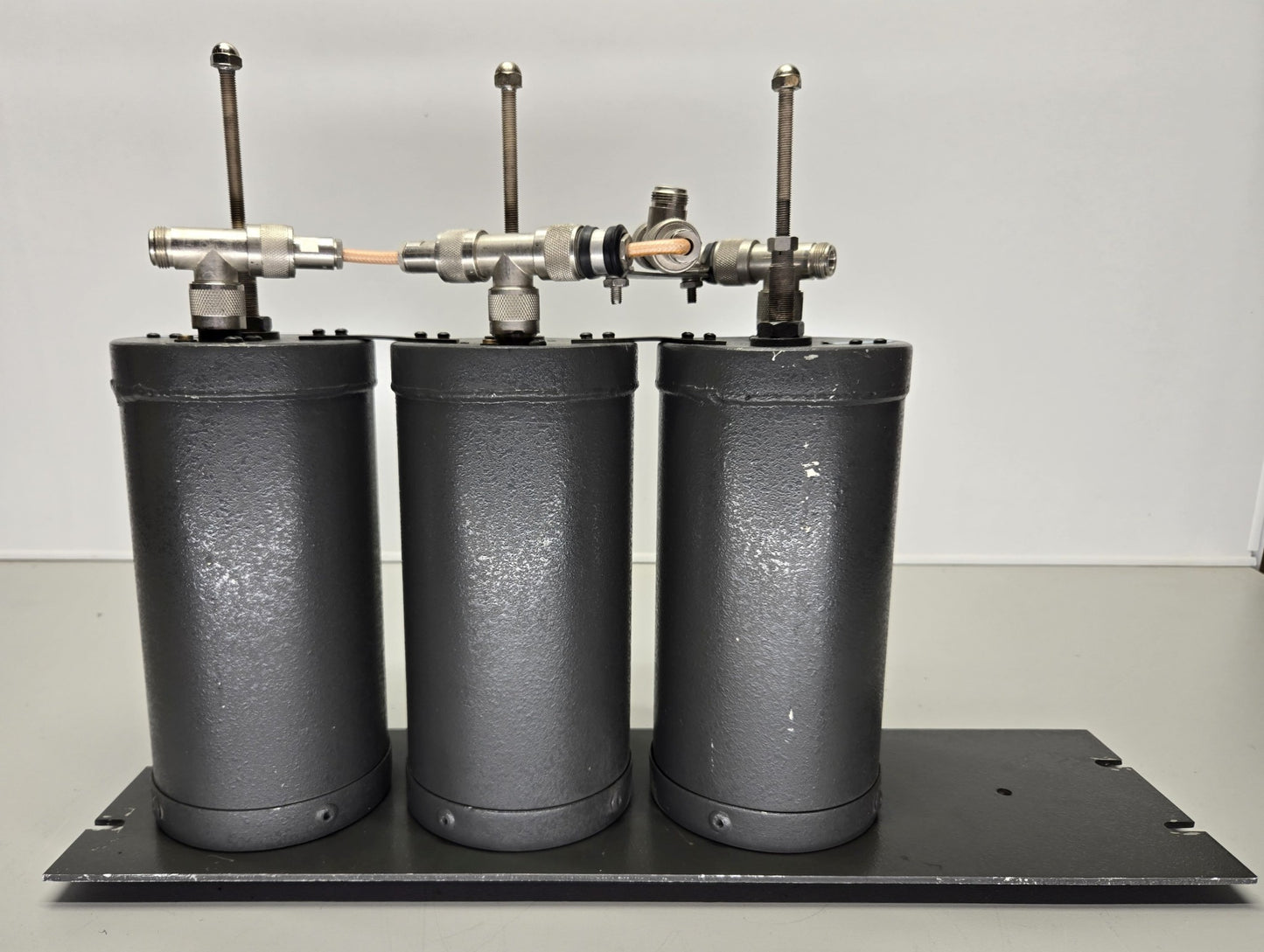 GE/DECIBEL PRODUCTS 3-CAVITY DUPLEXER 450-470Mhz (DB4075W)