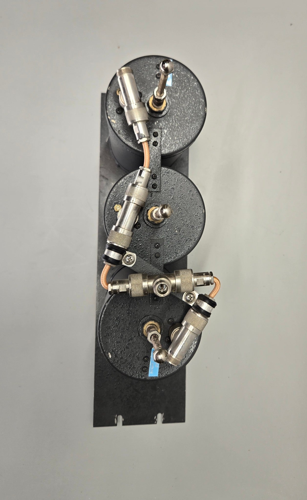 GE/DECIBEL PRODUCTS 3-CAVITY DUPLEXER 450-470Mhz (DB4075W)
