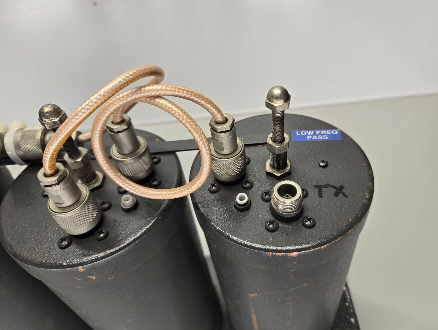 DECIBEL 4-CAVITY DUPLEXER 470-492 MHz (DB4076W-B)