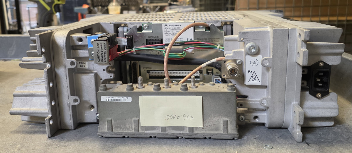 MTR 3000 UHF repeater with MTR 2000 Power Amplifier and preselector