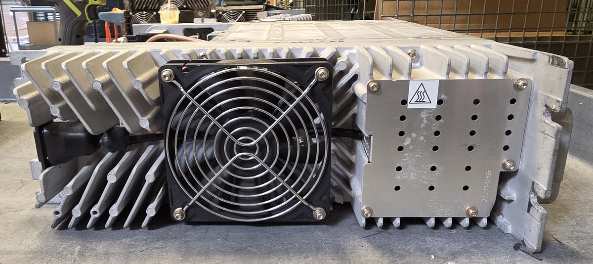 MTR 3000 UHF repeater with MTR 2000 Power Amplifier and preselector