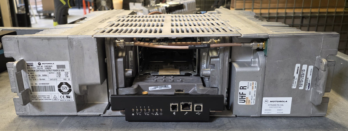 MTR 3000 UHF repeater with MTR 2000 Power Amplifier and preselector