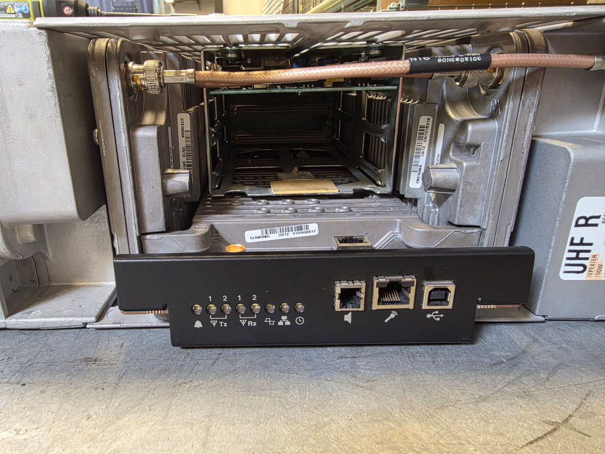 MTR 3000 UHF repeater with MTR 2000 Power Amplifier and preselector