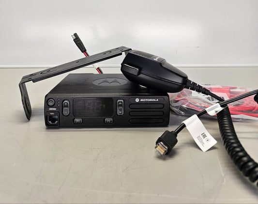 Motorola Mobile CM200D UHF 403-470 Mhz 16ch 25W Digital