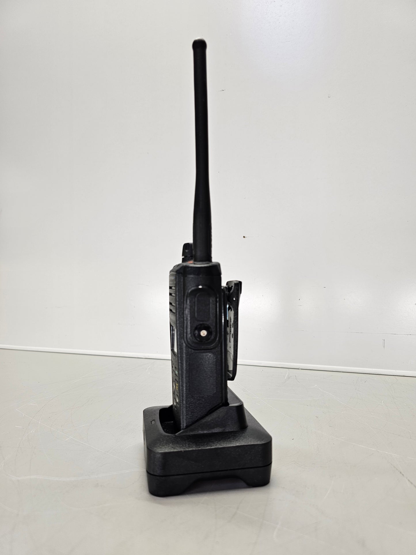 Motorola Portable APX4000 VHF 136-174 512ch 5W M2 Single Knob