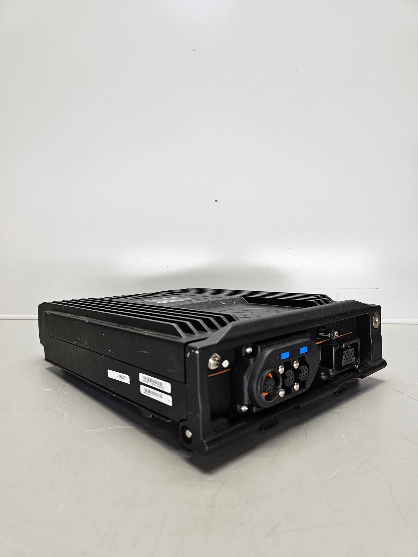 Motorola Mobile APX8500 VHF UHF 7/800 3000ch 100W
