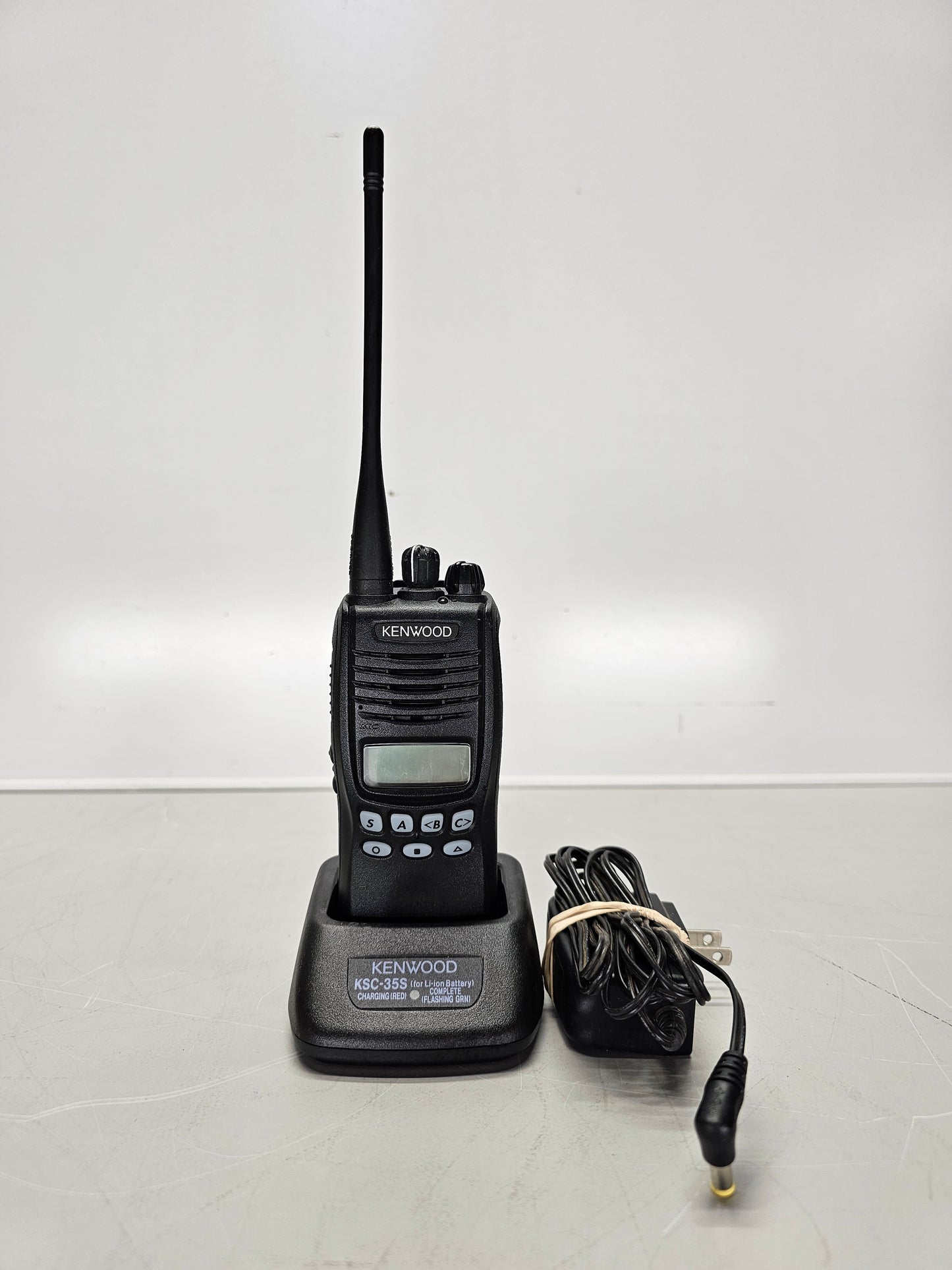 Kenwood Portable TK-2312 VHF 136-174 Mhz 128ch 5W