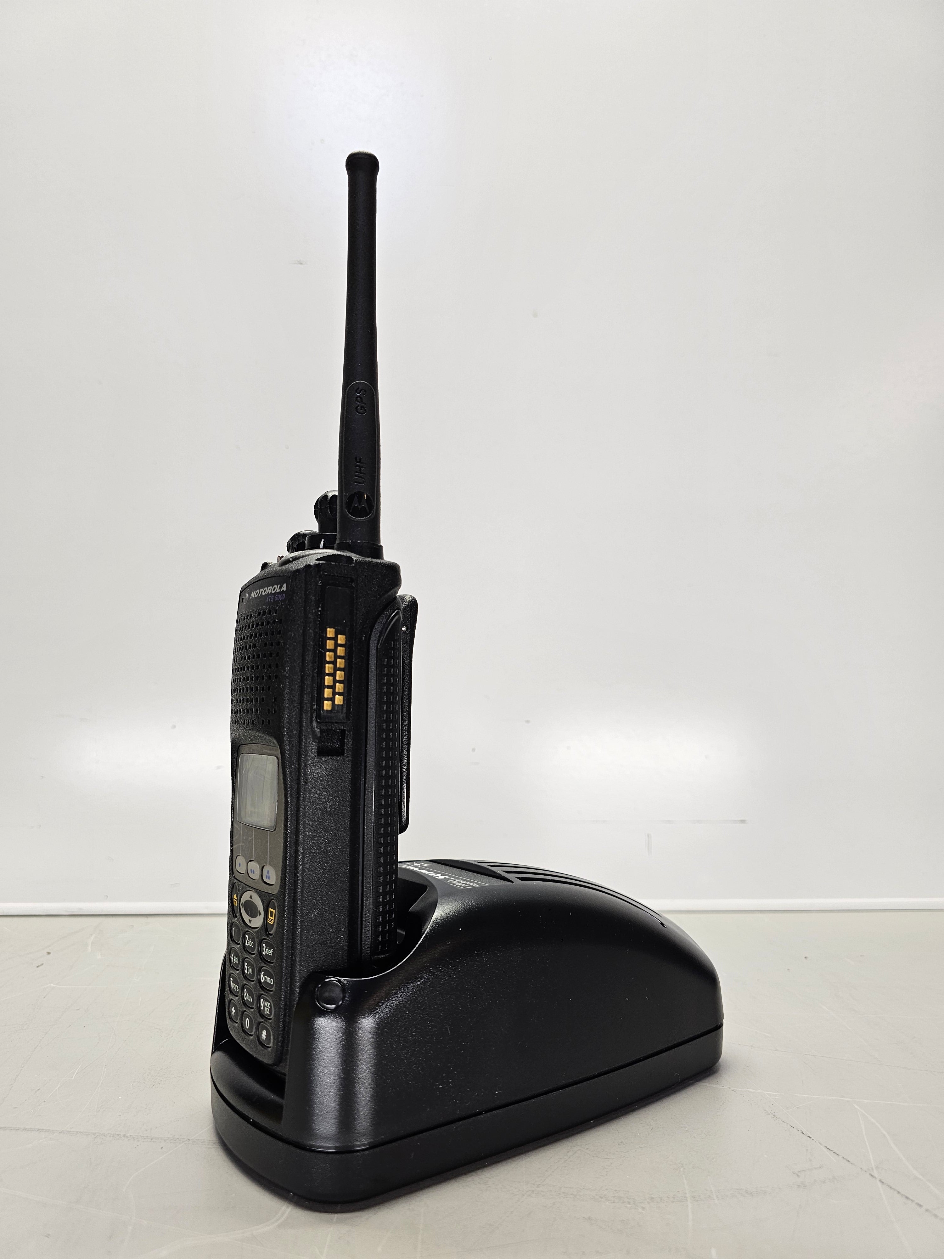 Motorola XTS5000 Model 3 | UHF (450-520MHz) Portable Radio – Used