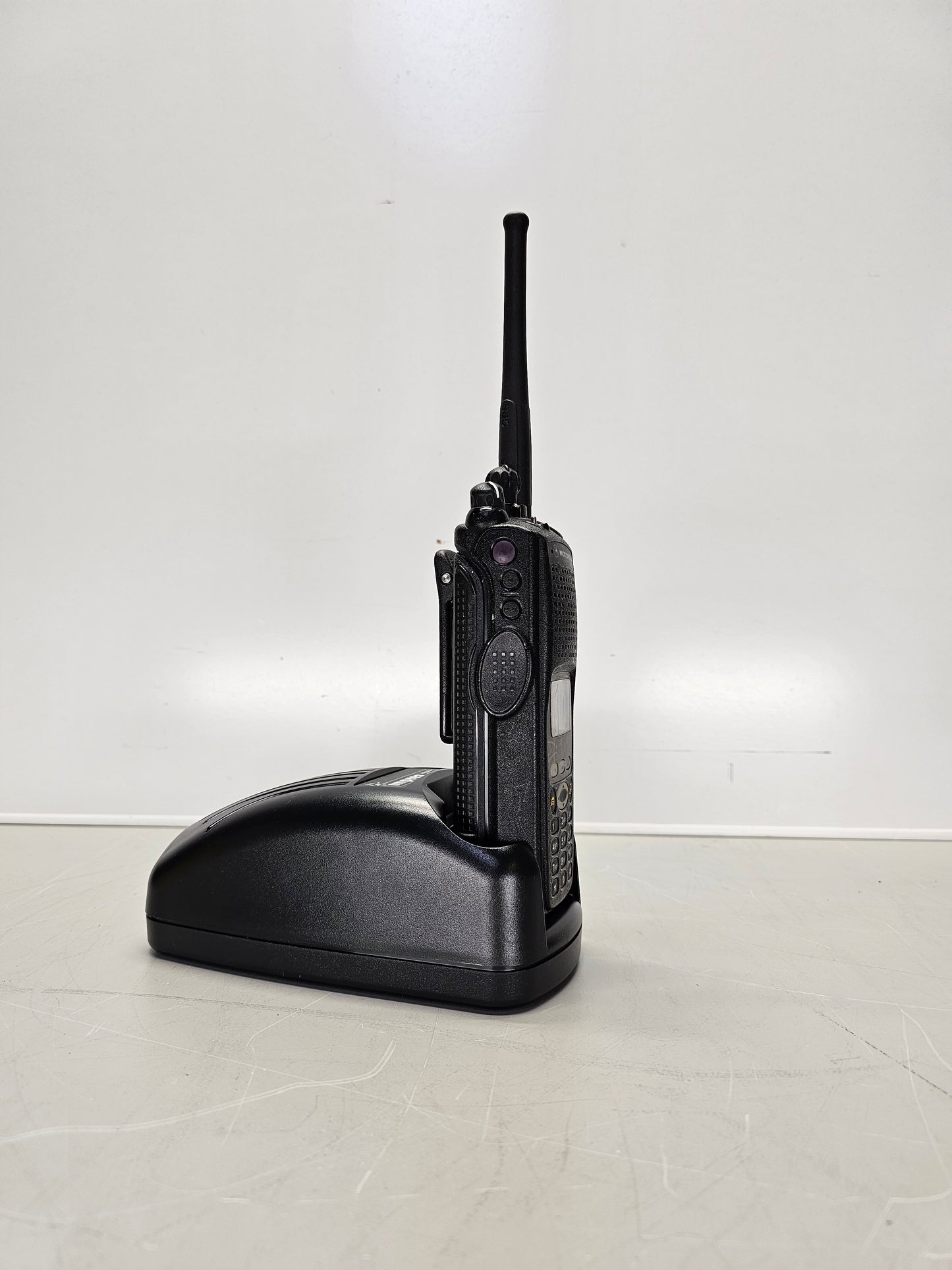 Motorola Portable XTS5000 UHF 450-520 Mhz 256ch 5W M3