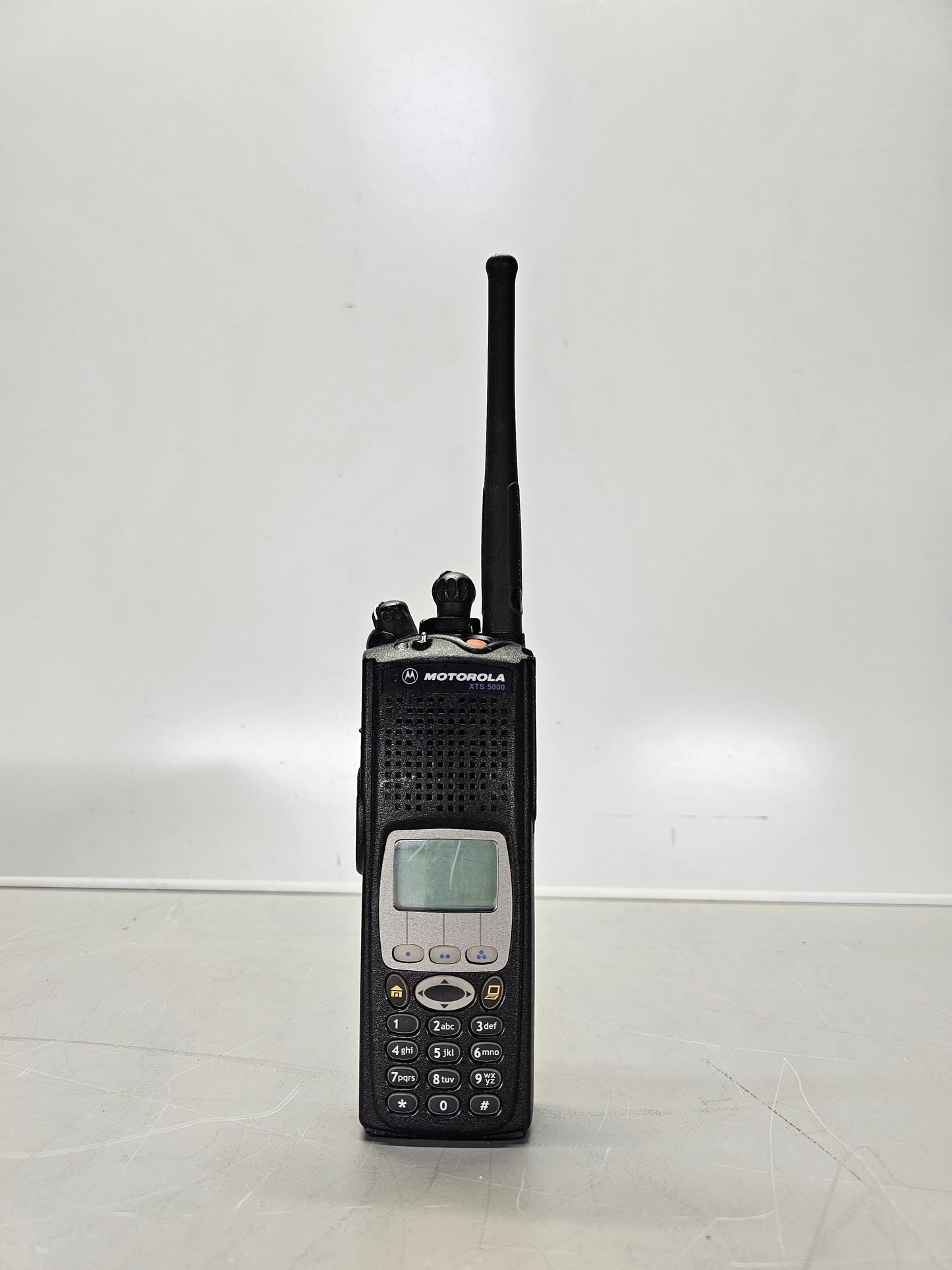 Motorola Portable XTS5000 UHF 450-520 Mhz 256ch 5W M3