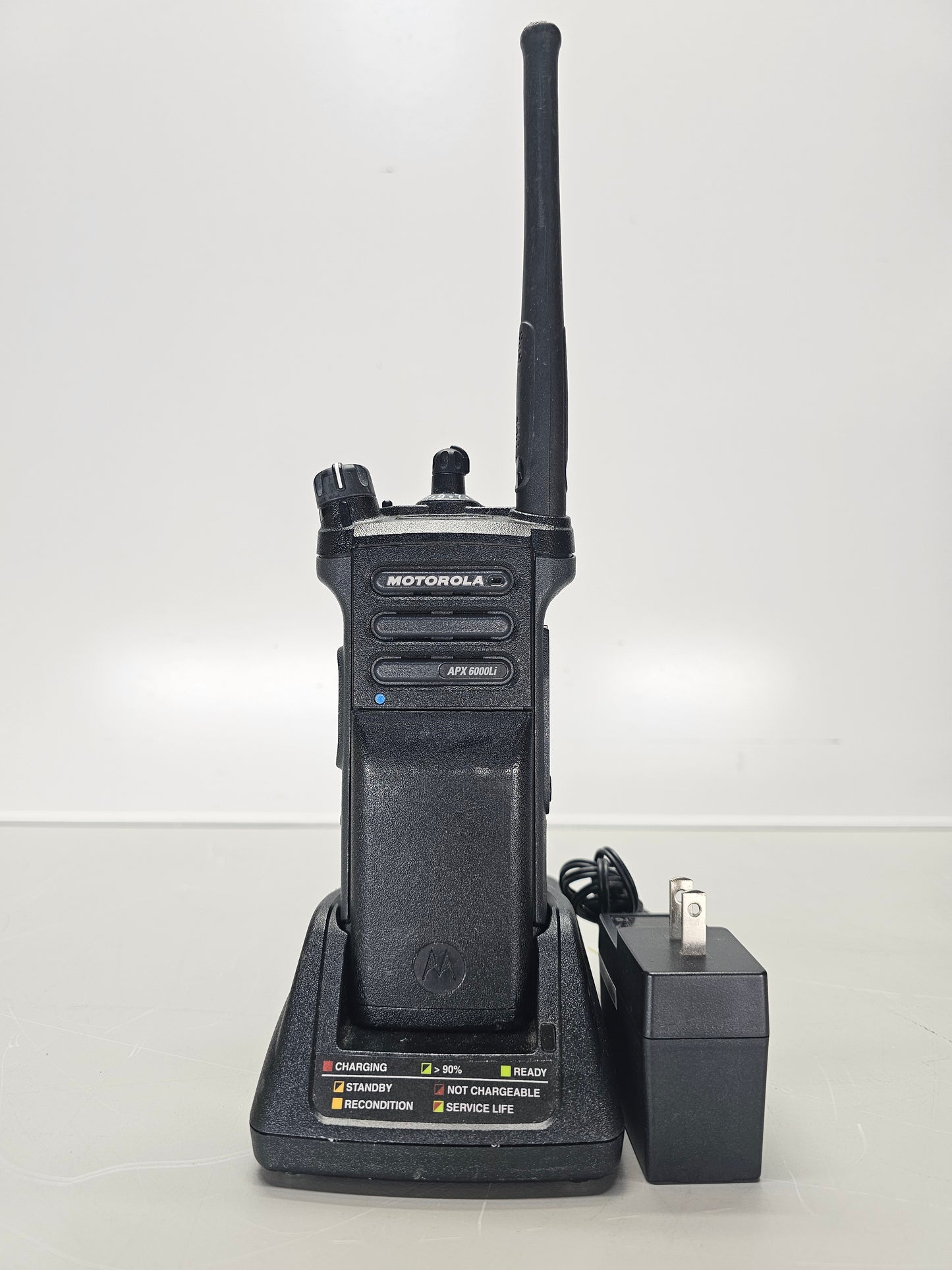 Motorola Portable APX6000 UHF 450-520 R2 96ch 5W M1.5 BN