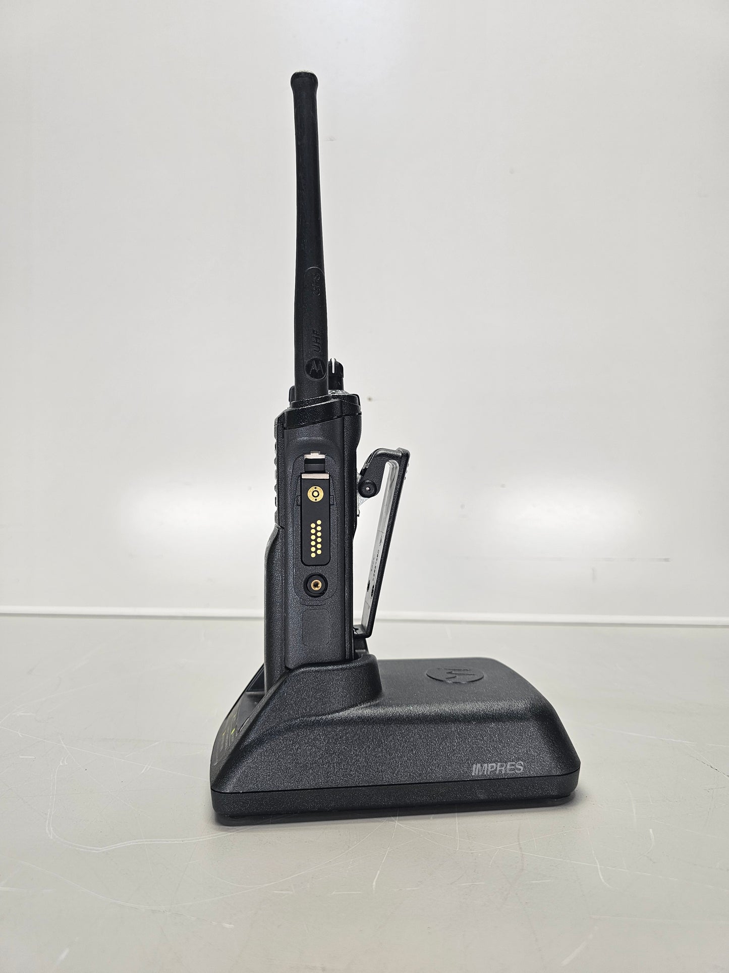 Motorola Portable APX6000 UHF 450-520 R2 96ch 5W M1.5 BN