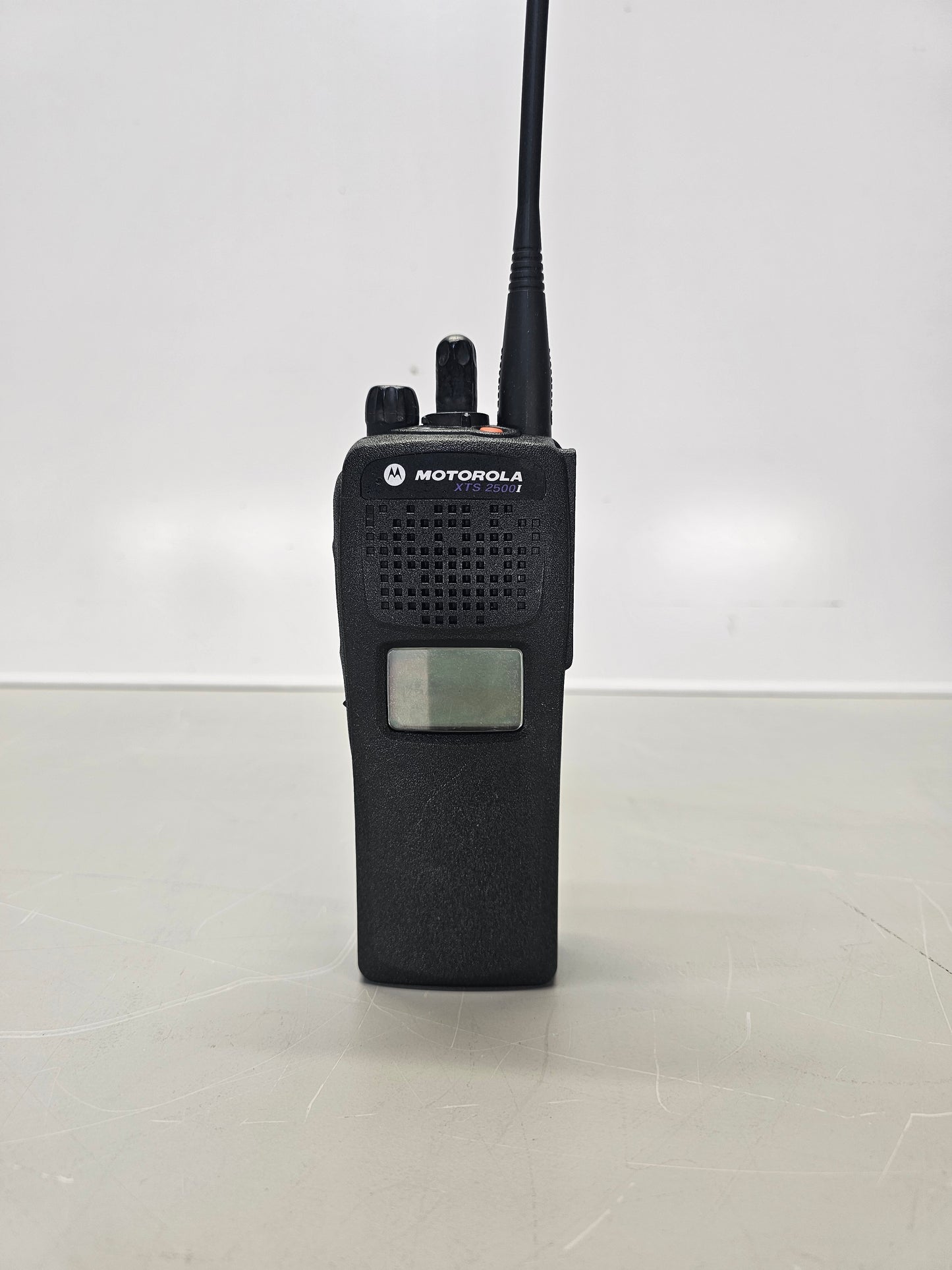 Motorola Portable XTS2500 UHF 450-520 Mhz 96ch 5W M1.5