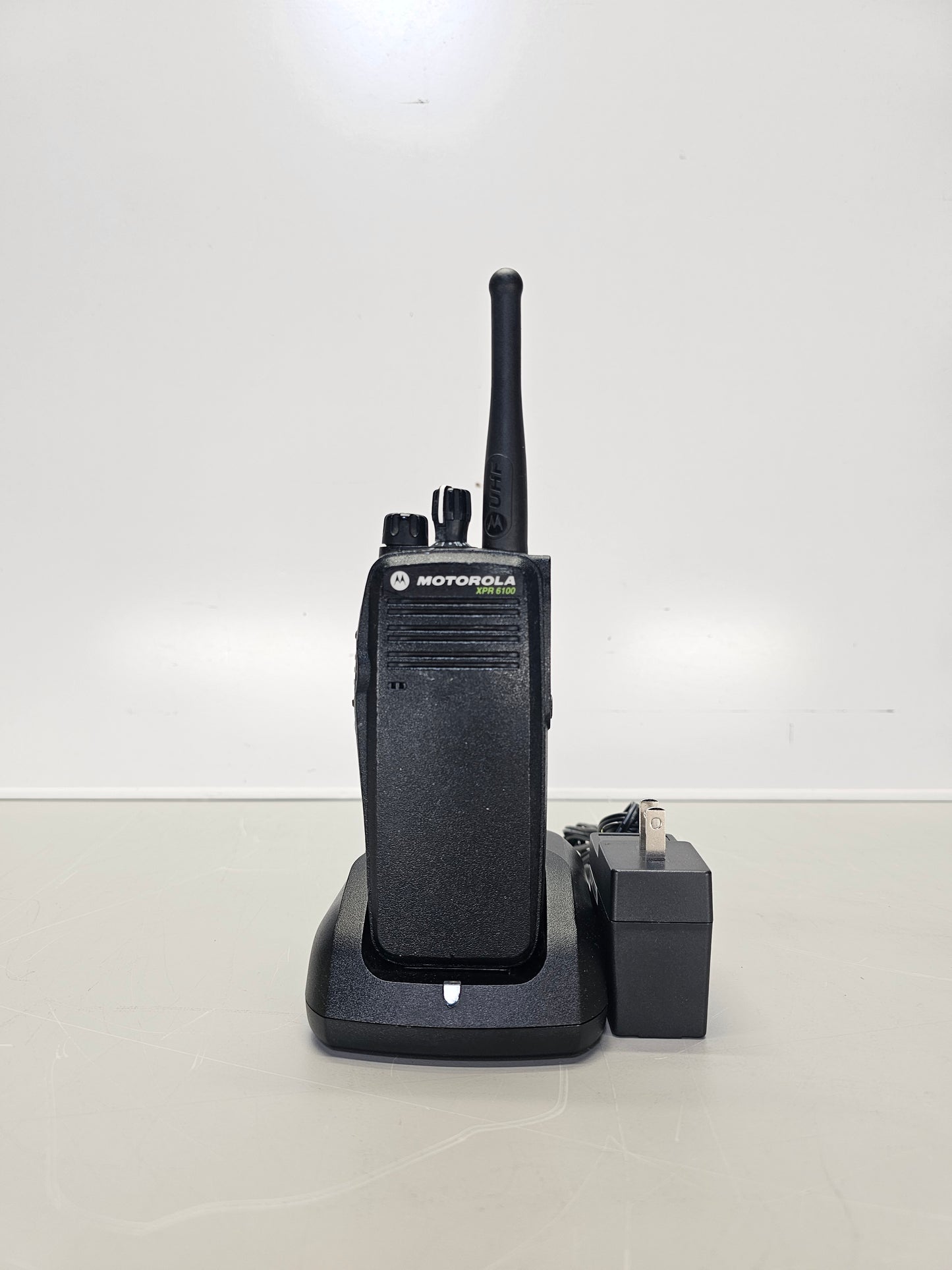 Motorola Portable XPR6100 UHF 403-471 32ch 4W