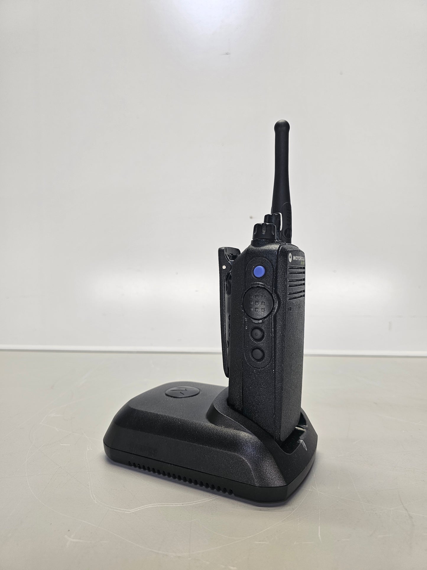 Motorola Portable XPR6100 UHF 403-471 32ch 4W