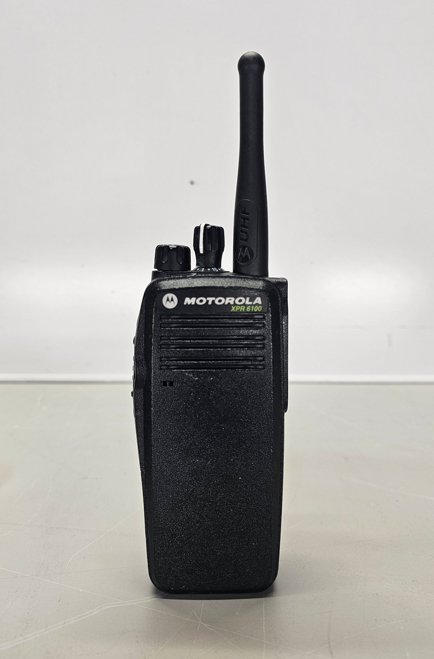 Motorola Portable XPR6100 UHF 403-471 32ch 4W