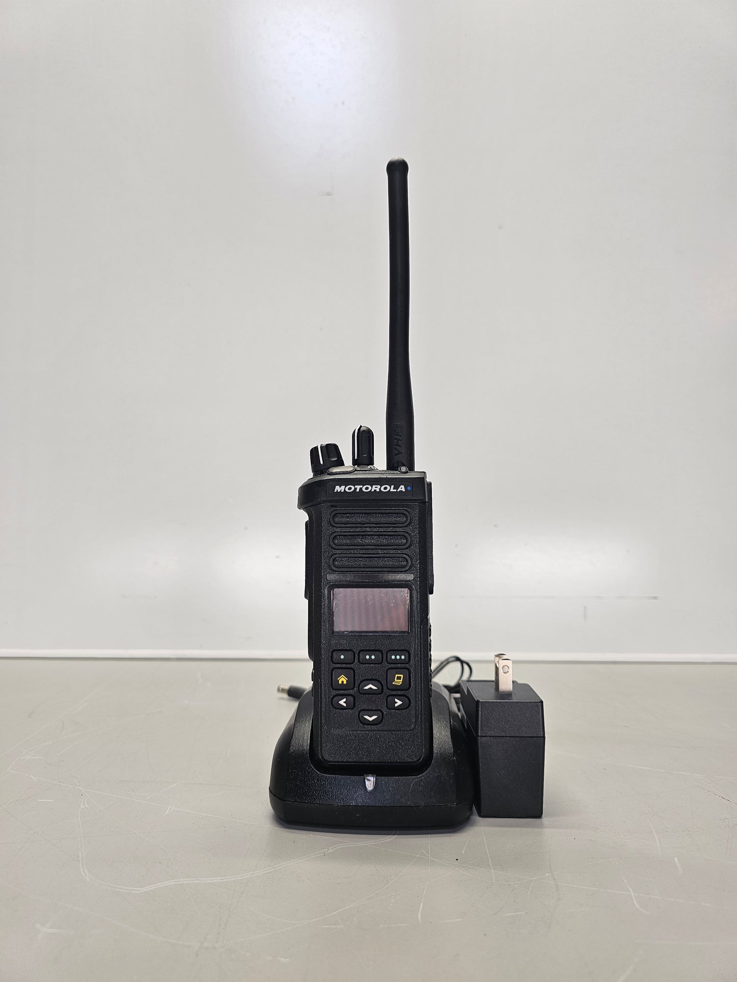 Motorola Portable APX4000 VHF 136-174 512ch 5W M2 Dual Knob AN