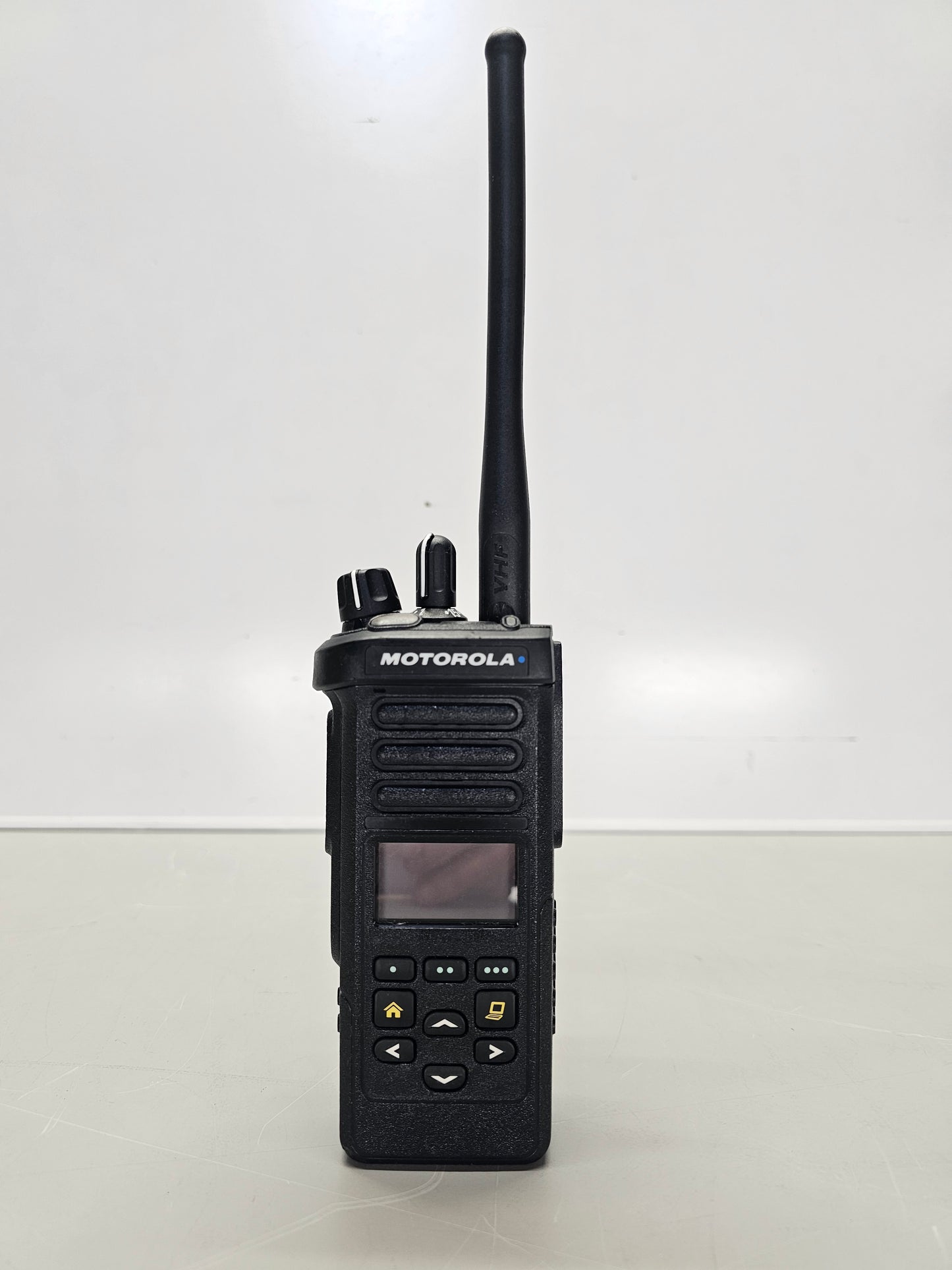 Motorola Portable APX4000 VHF 136-174 512ch 5W M2 Dual Knob AN