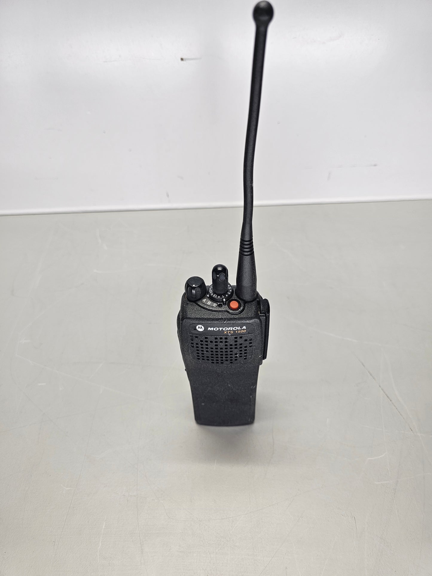 Motorola Portable XTS1500 VHF 136-174 Mhz 48ch 5W M1