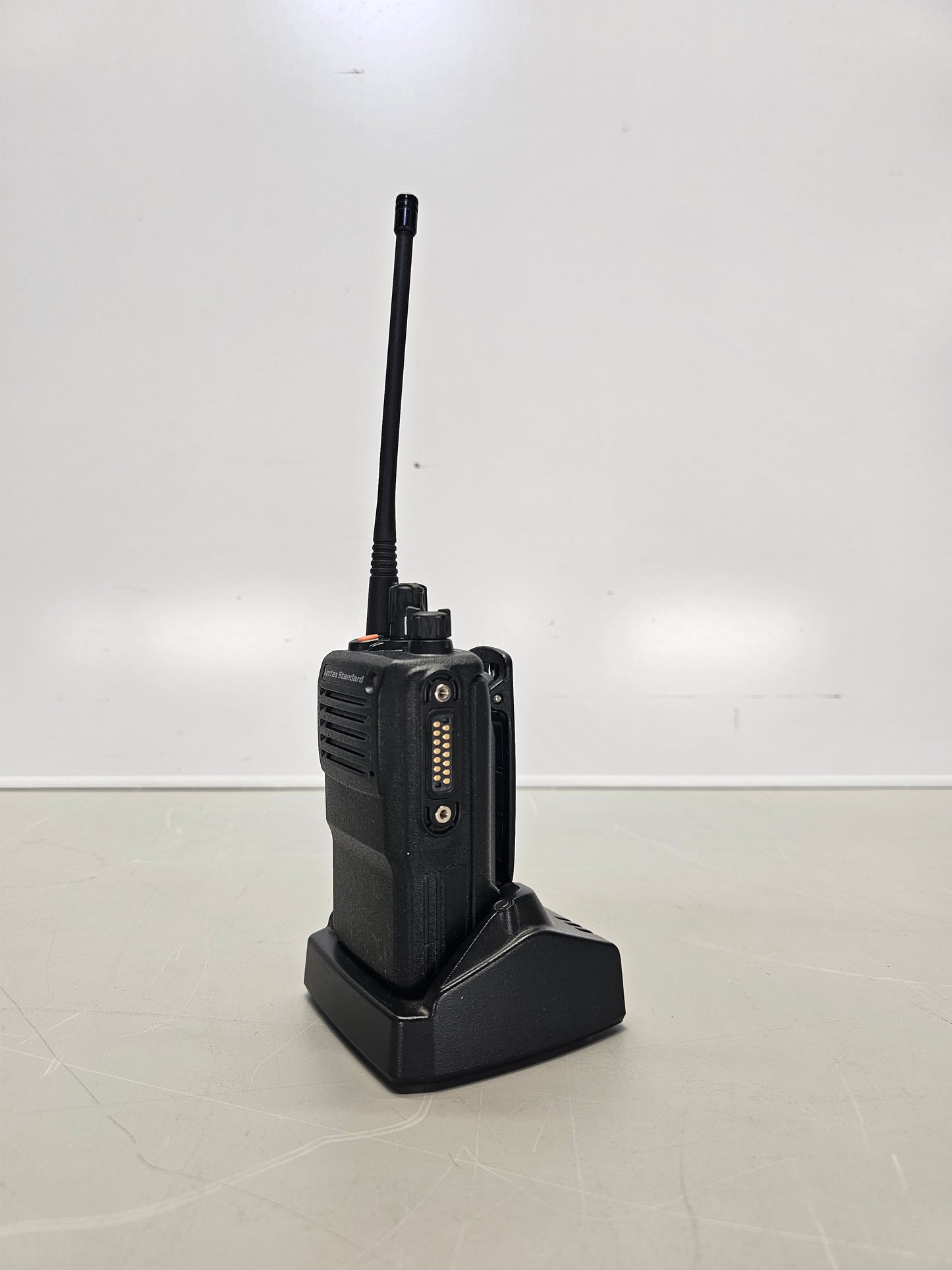 Vertex VX-821U UHF 403-470 16ch 5W