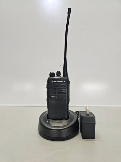 Motorola Portable HT750 LS UHF 403-470 Mhz 16ch 4W