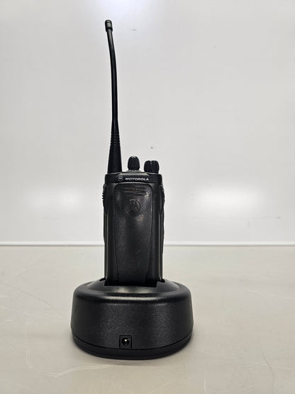 Motorola Portable HT750 LS UHF 403-470 Mhz 16ch 4W
