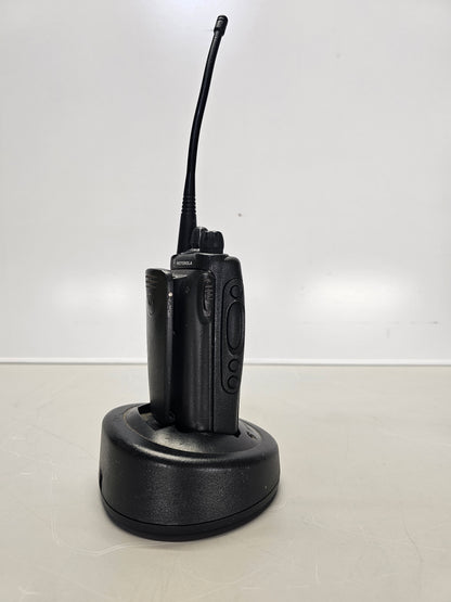 Motorola Portable HT750 LS UHF 403-470 Mhz 16ch 4W