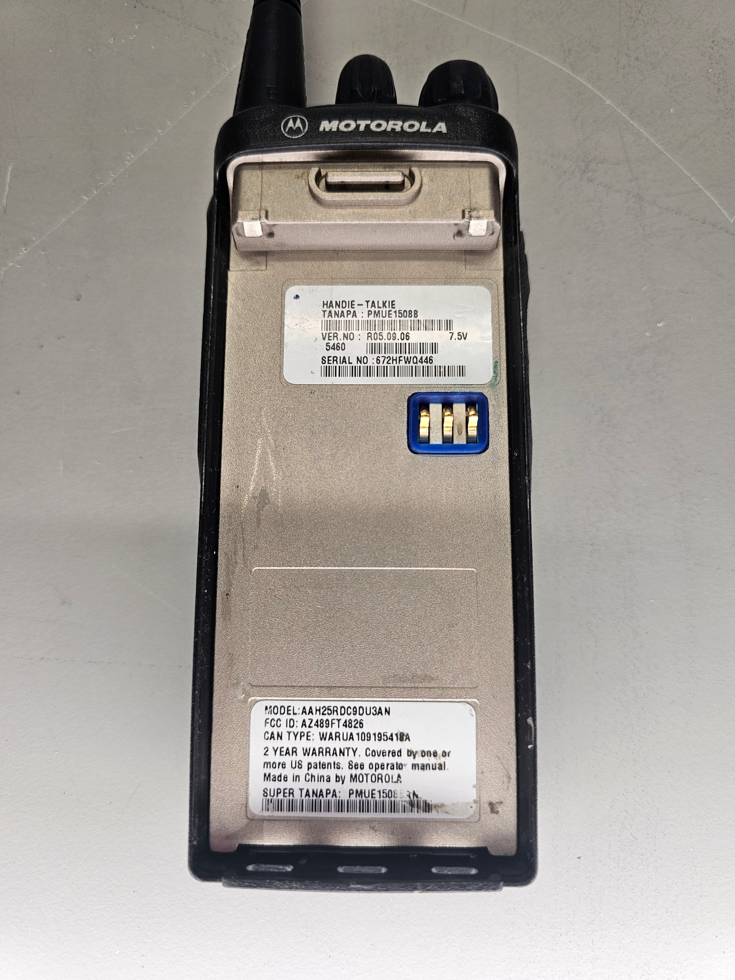 Motorola Portable HT750 LS UHF 403-470 Mhz 16ch 4W