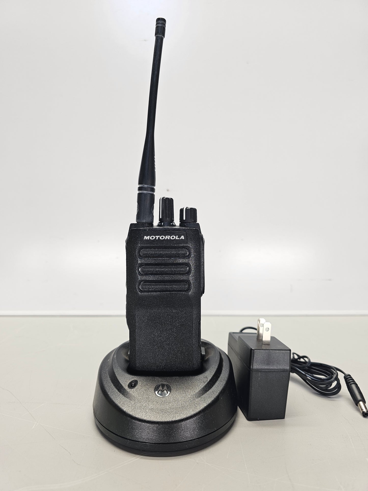 Motorola Portable R2 UHF 400-480 Mhz 64ch 4W Analog