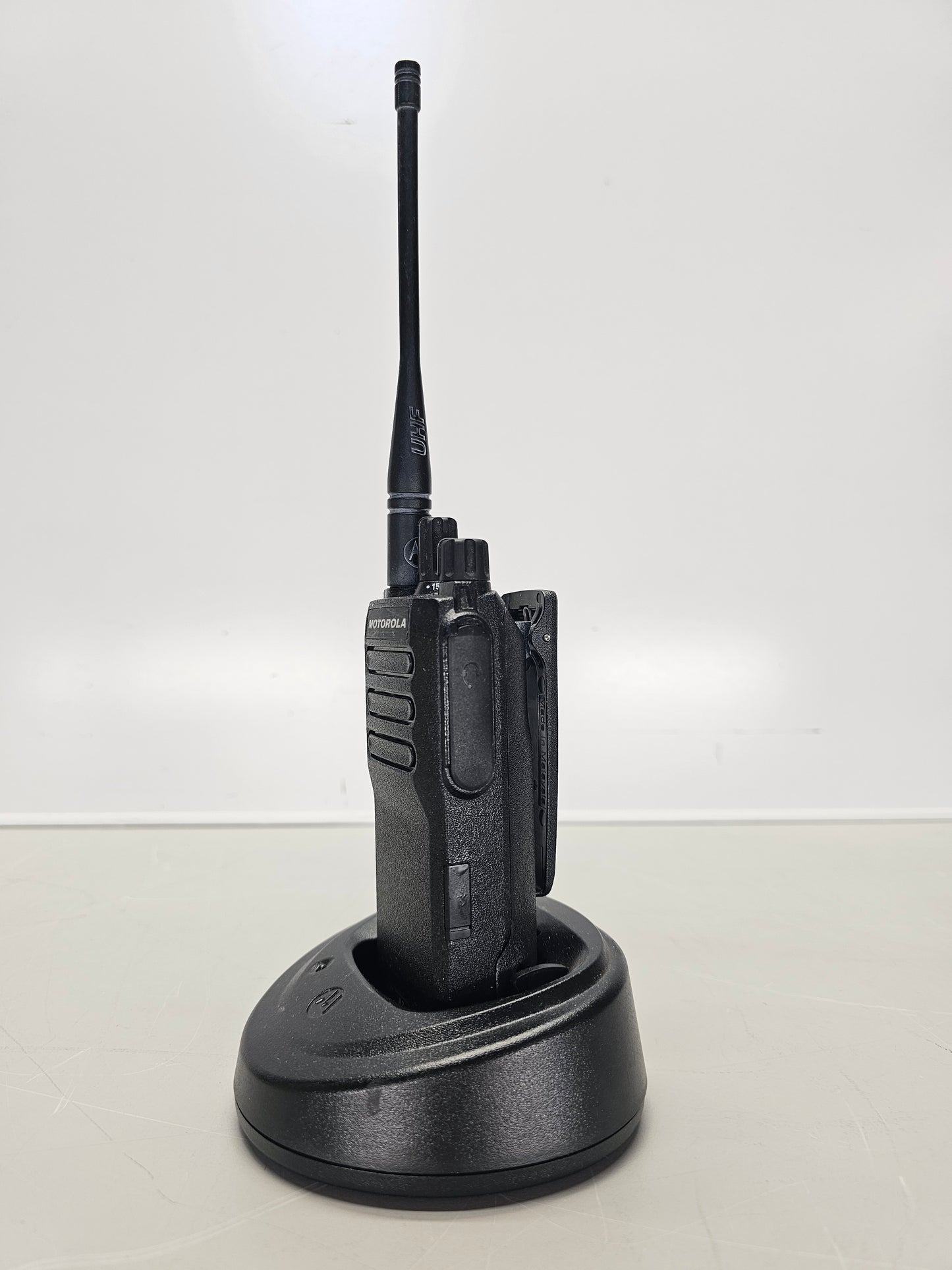 Motorola Portable R2 UHF 400-480 Mhz 64ch 4W Analog