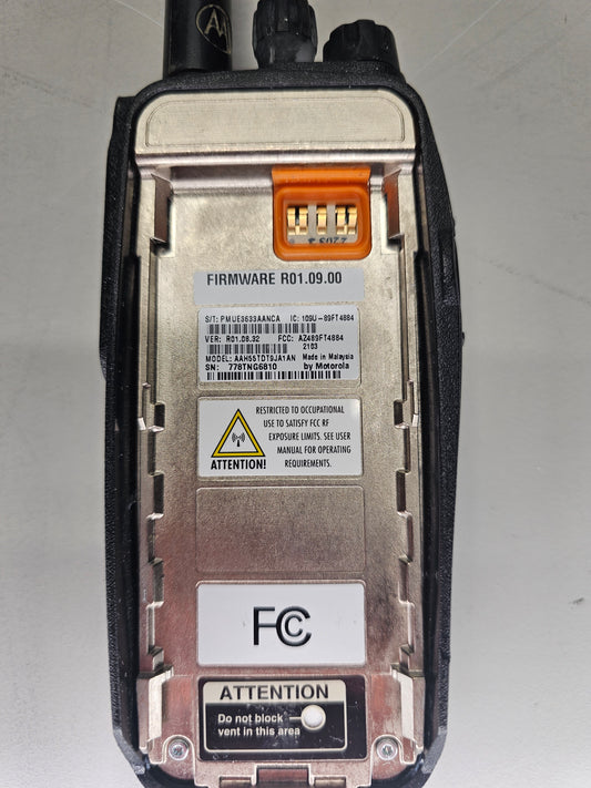 Motorola Portable XPR6100 UHF 450-520 32ch 4W