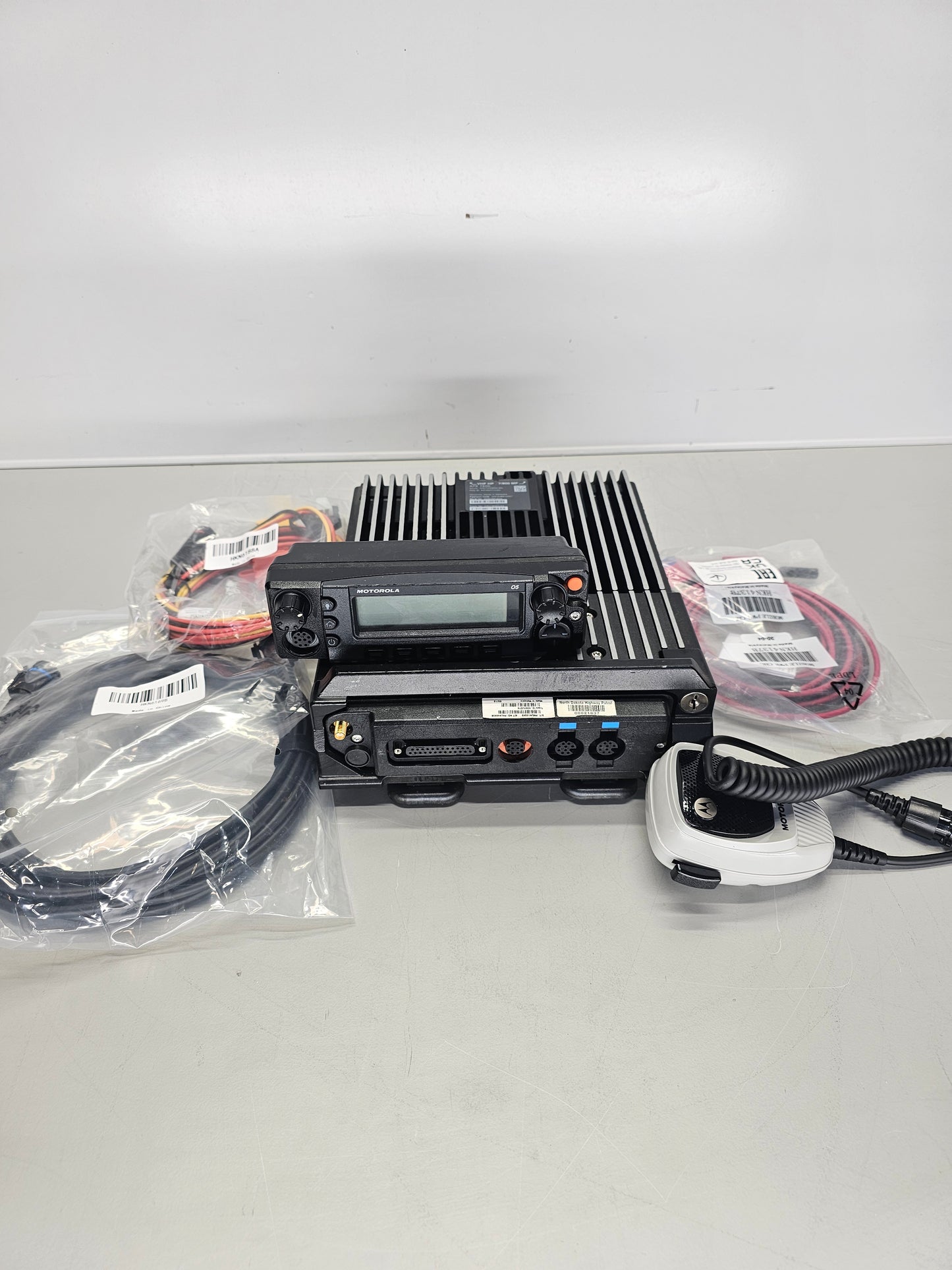 Motorola Mobile APX7500 VHF 700/800 MHz 2000ch 110W