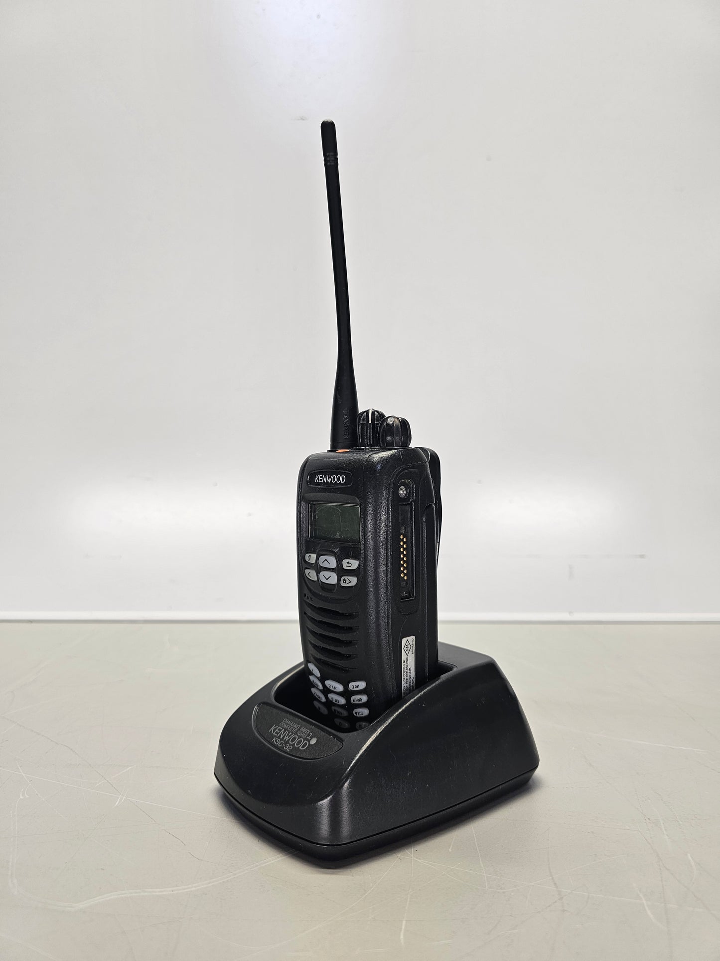 Kenwood Portable NX-300-K4 UHF 400-470 Mhz 512ch 5W (FKP)