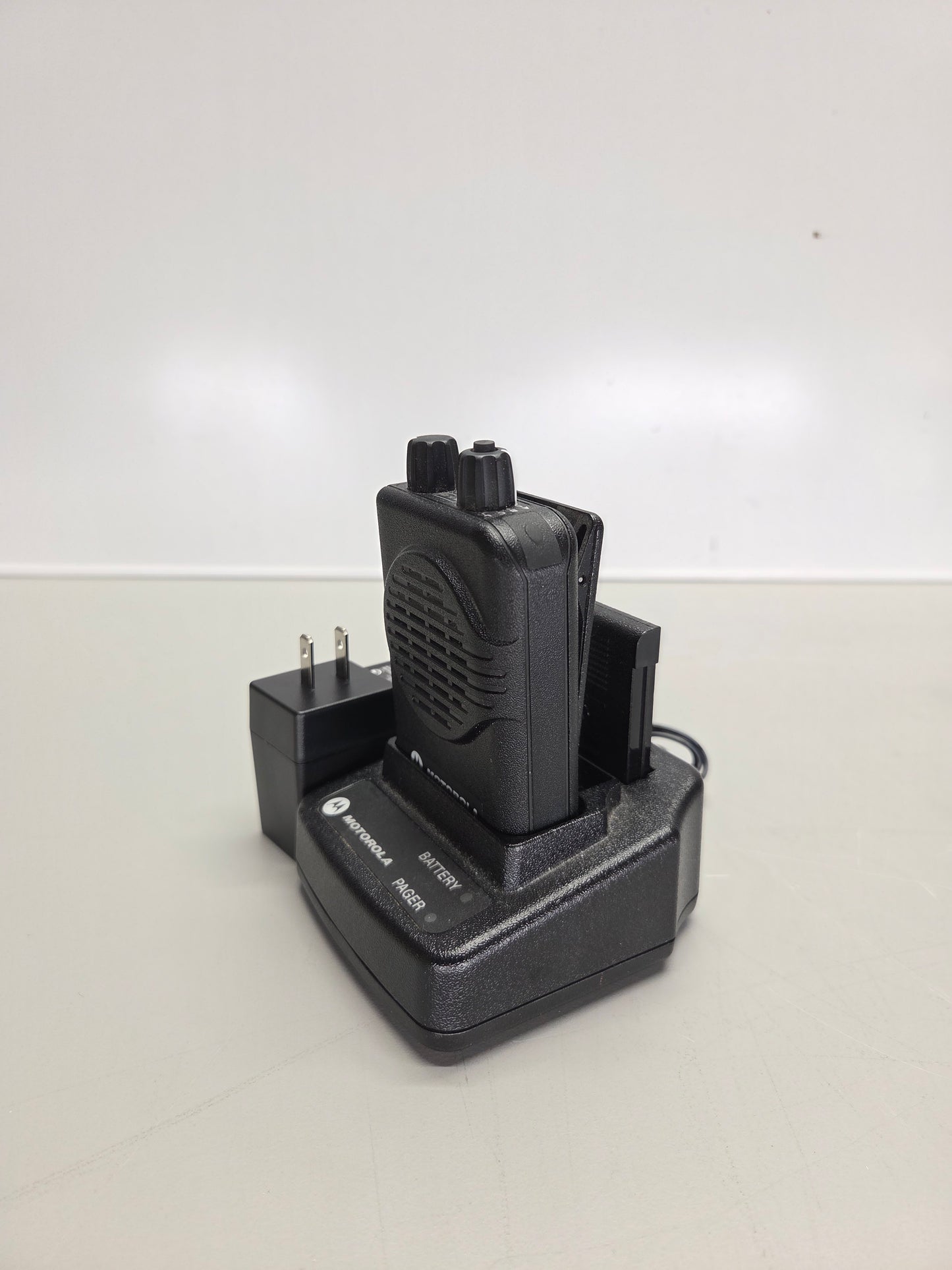 Motorola Pager Minitor V UHF 453-462 Mhz 1ch Stored Voice