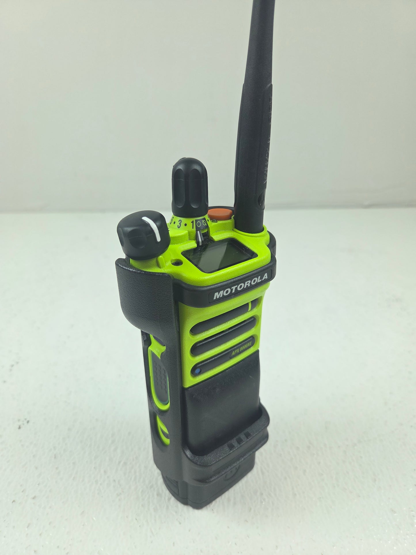 Motorola Portable APX8000XE VHF UHF 7/800 3000ch 5W M3.5