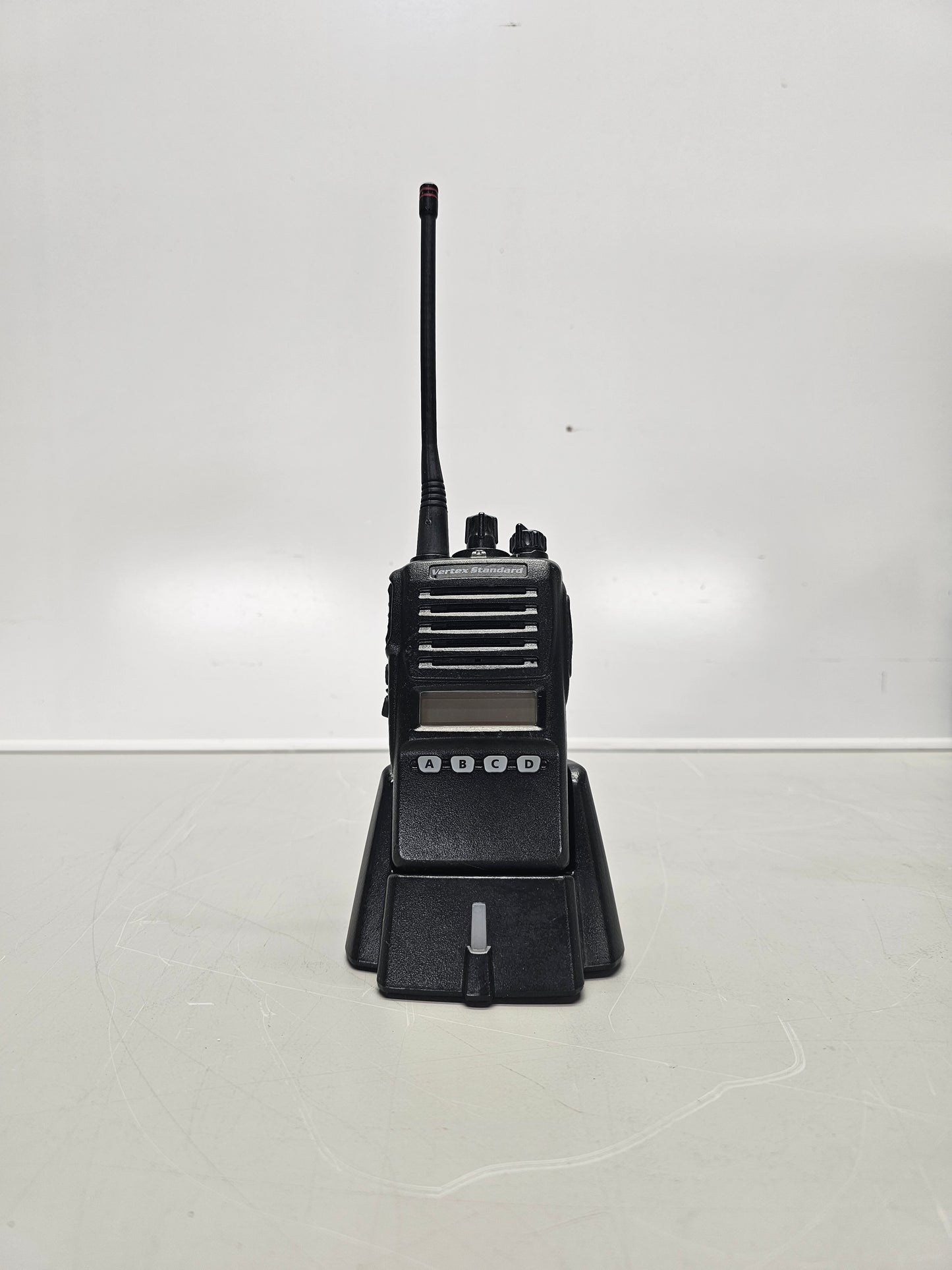 Vertex Portable VX-354-AD0B-5 VHF 136-174 Mhz 16ch 5W