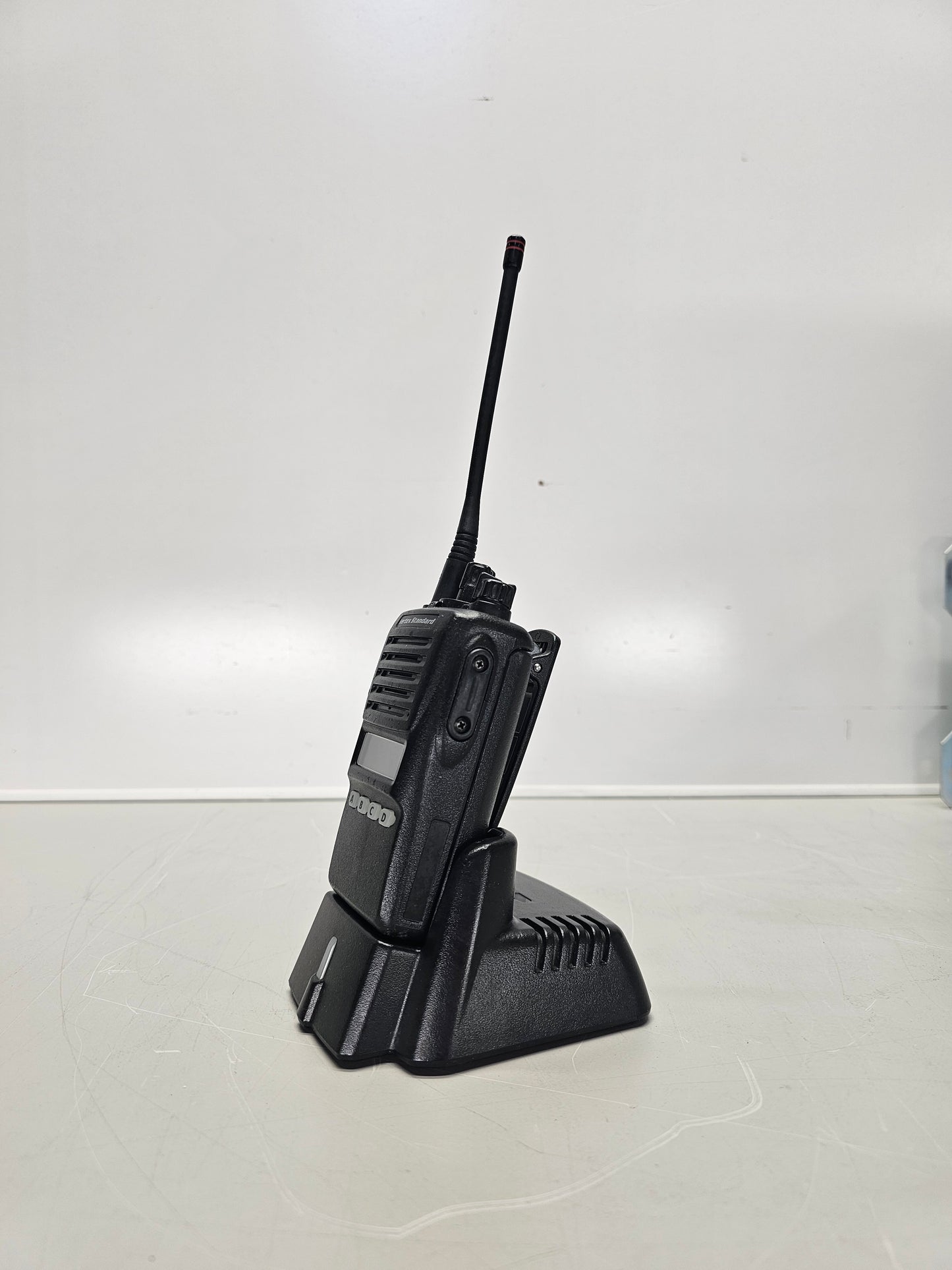 Vertex Portable VX-354-AD0B-5 VHF 136-174 Mhz 16ch 5W