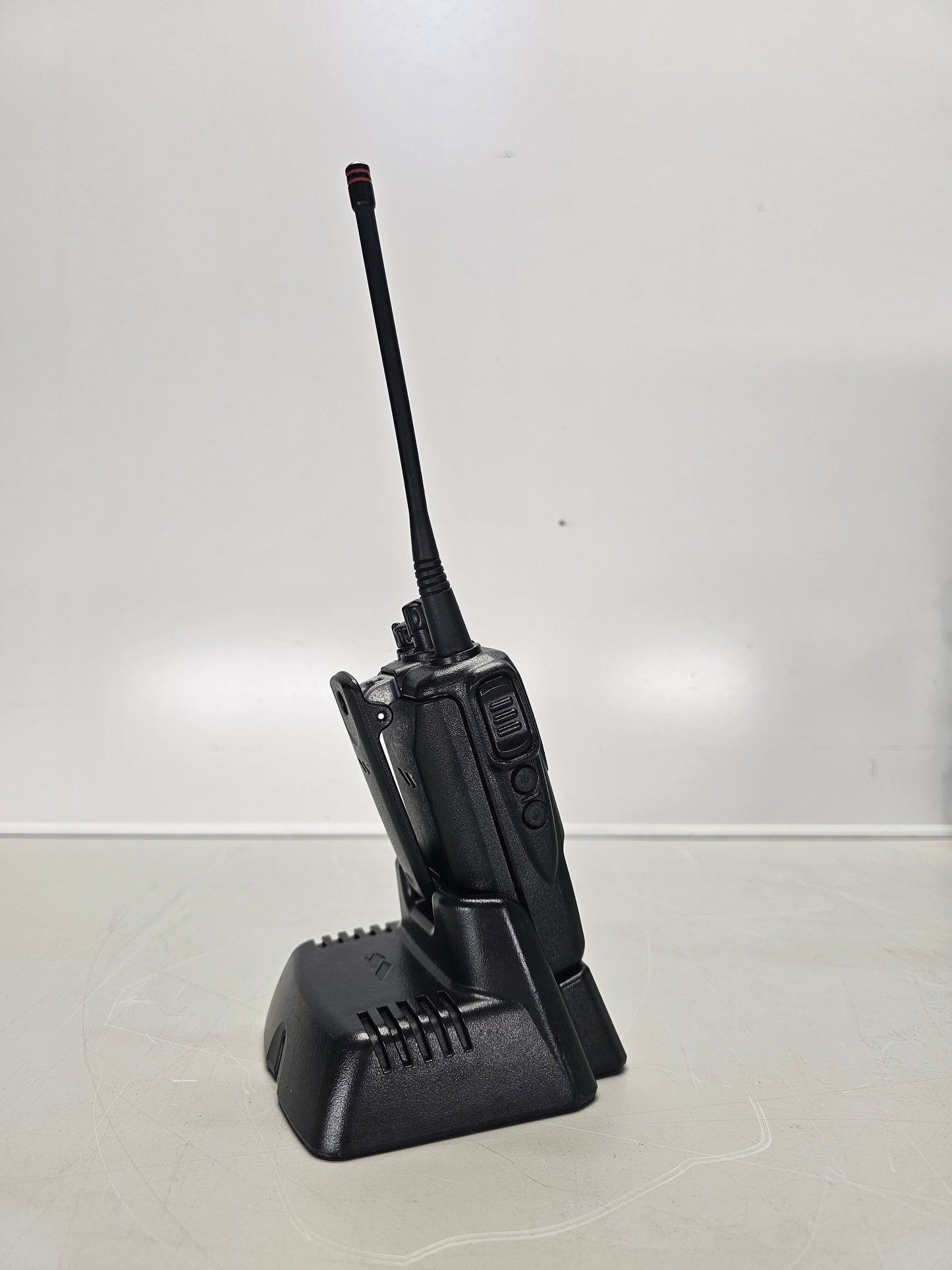 Vertex Portable VX-354-AD0B-5 VHF 136-174 Mhz 16ch 5W