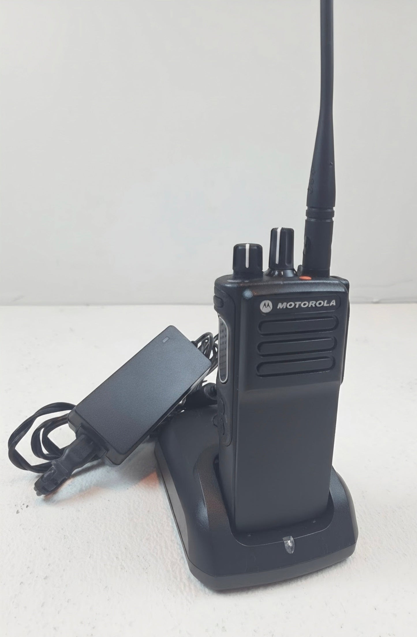 Motorola Portable XPR7380e 800/900 806-941 Mhz 32ch 2.5W Enabled
