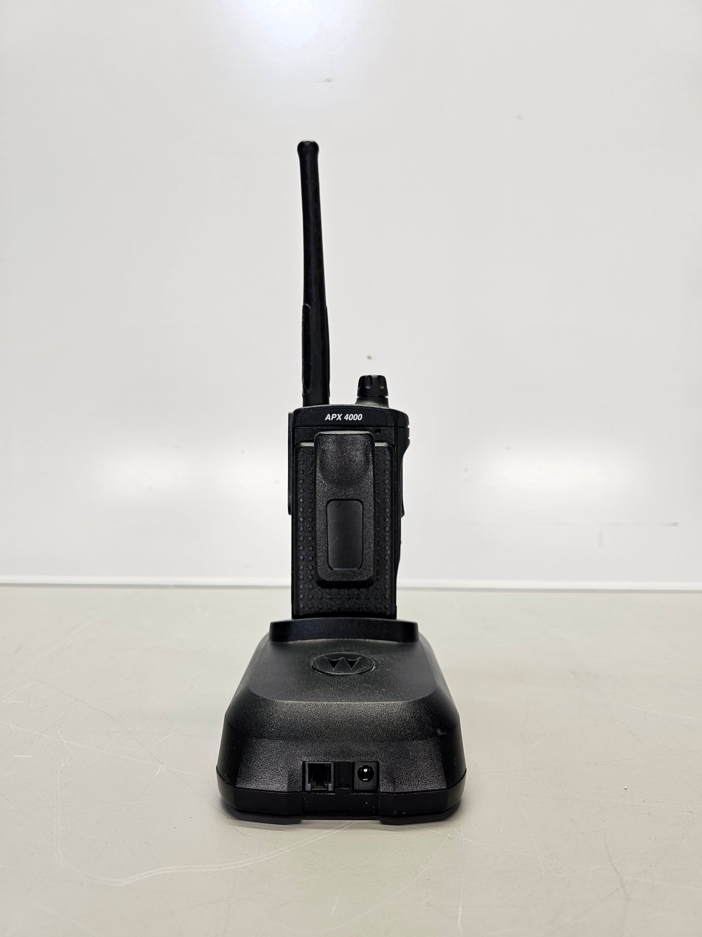 Motorola Portable APX4000 UHF 450-520 R2 512ch 5W M2 Single Knob AN