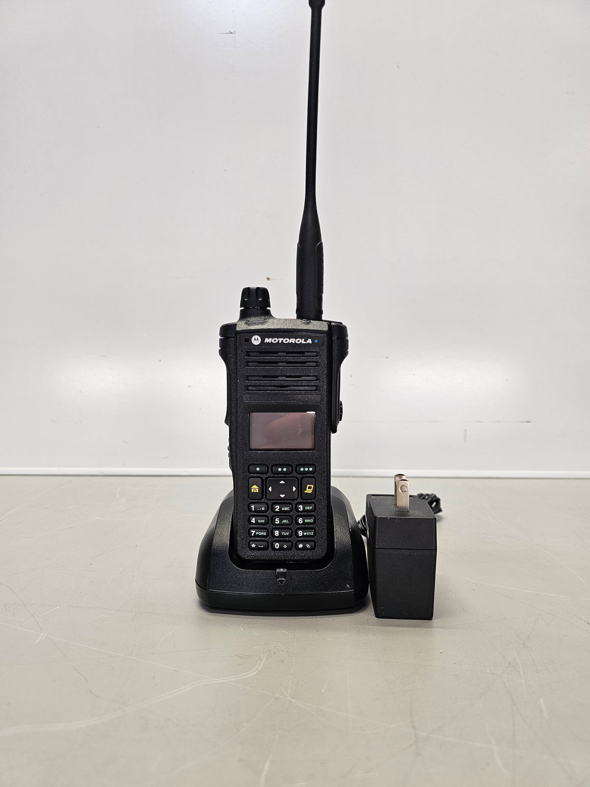 Motorola Portable APX4000 900 896-940 Mhz 512ch 2.5W M3 Single