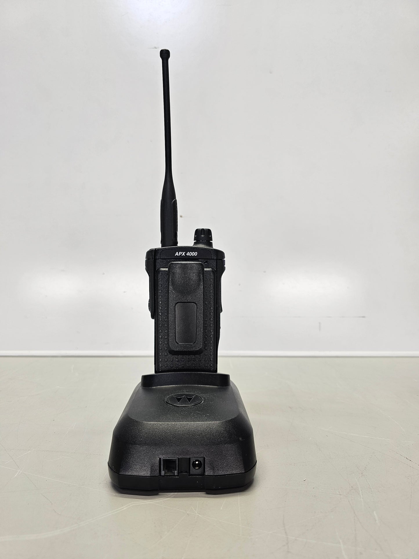 Motorola Portable APX4000 900 896-940 Mhz 512ch 2.5W M3 Single